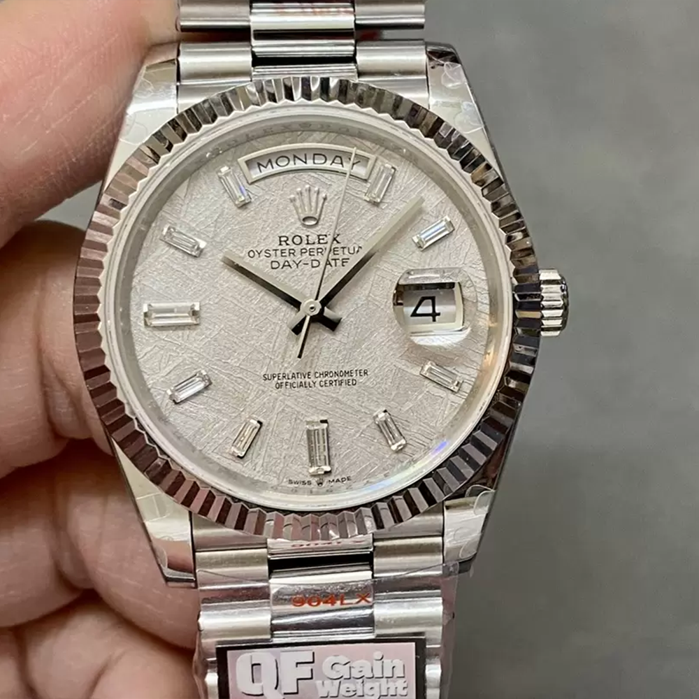 QF공장 롤렉스 데이데이트 40 메테오 바게트 다이얼 화이트 골드 금통 228206