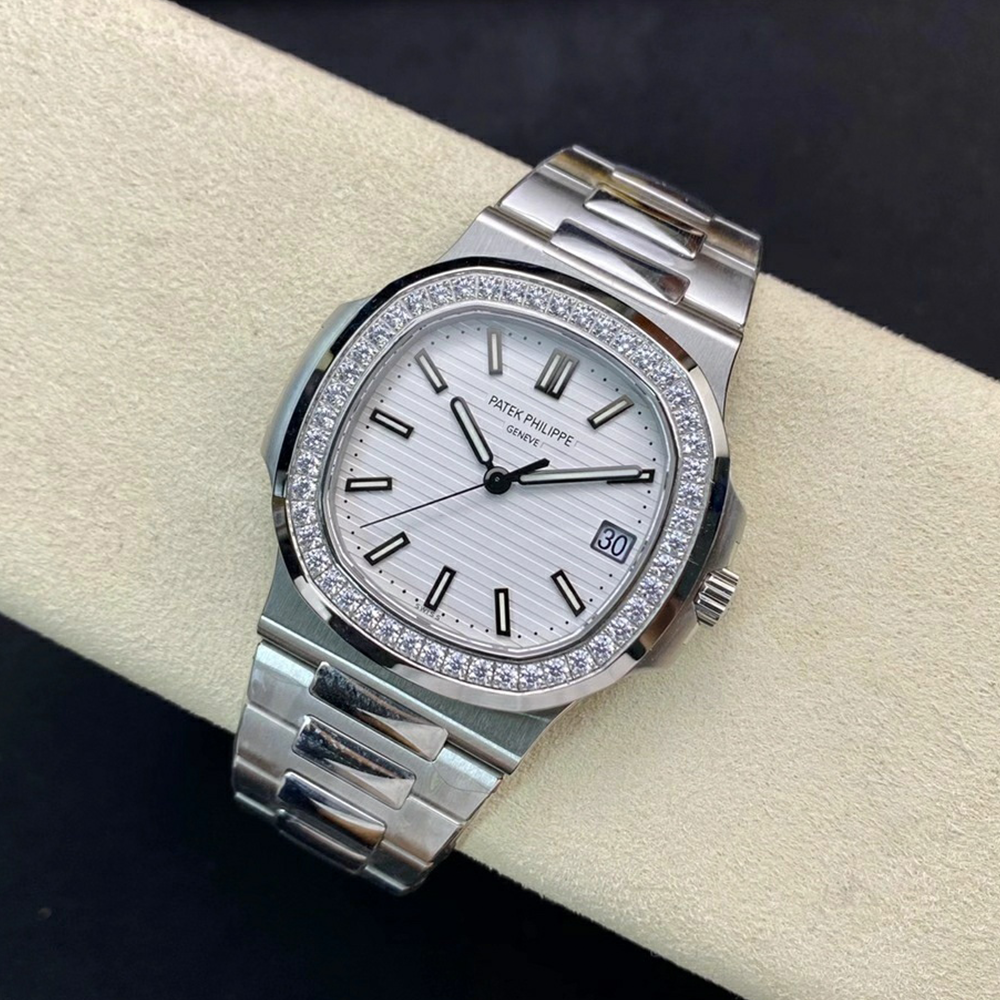 PPF공장 파텍필립 노틸러스 화이트 다이얼 다이아 베젤 5711