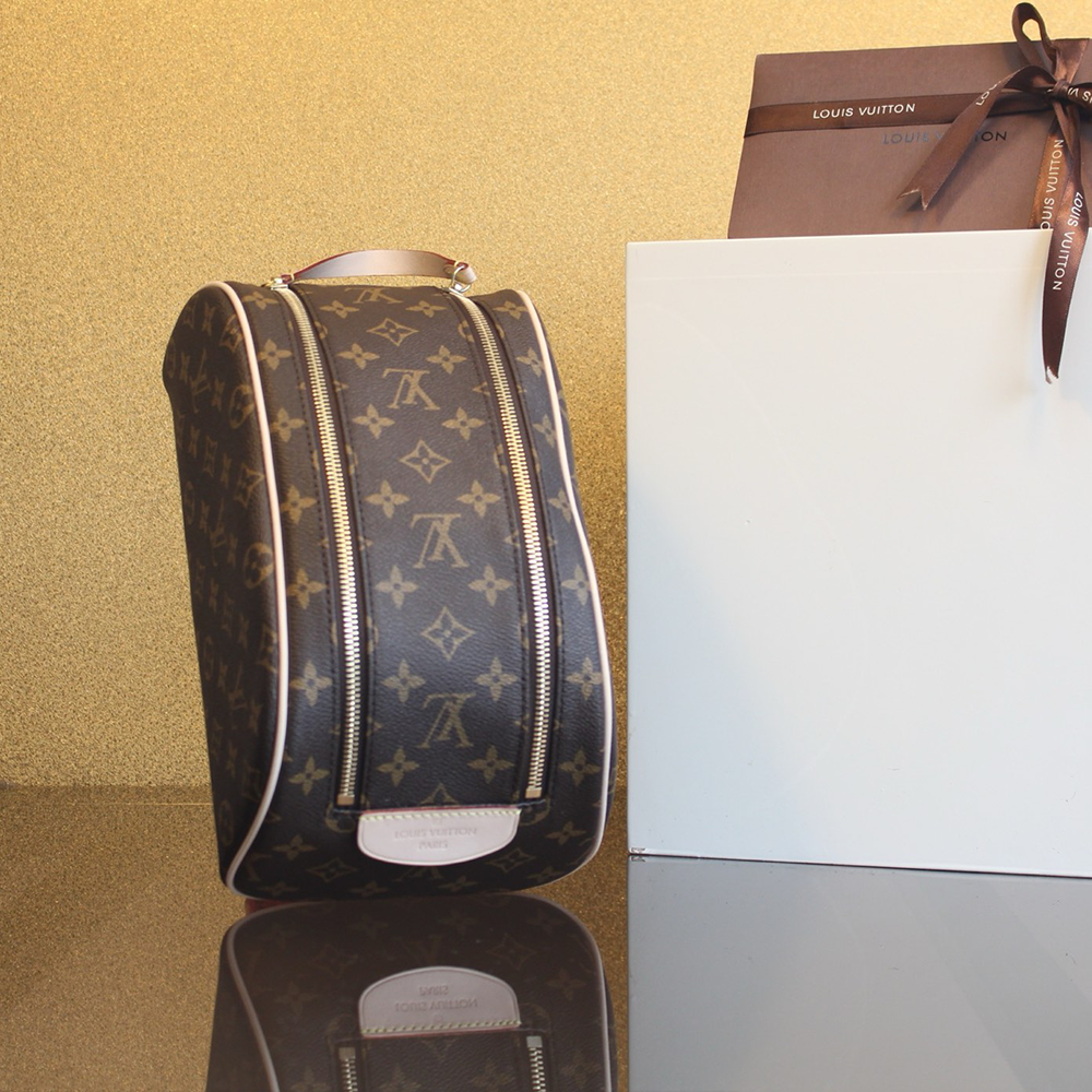 루이비통 킹 사이즈 토일레트리 파우치 M47528