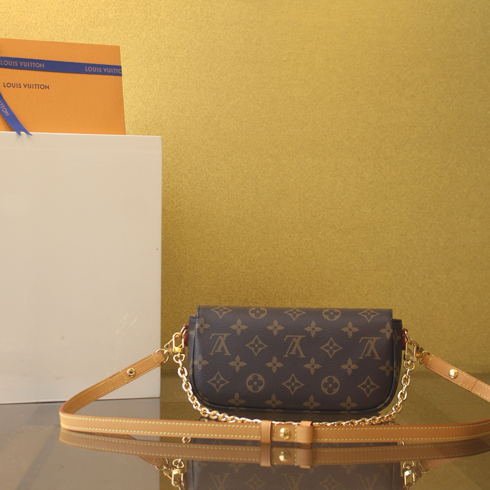 루이비통 월릿 온 체인 아이비 모노그램 M81911