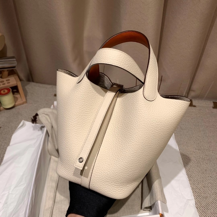 반수공 에르메스 피코탄백 18 화이트 은장 끌레망스