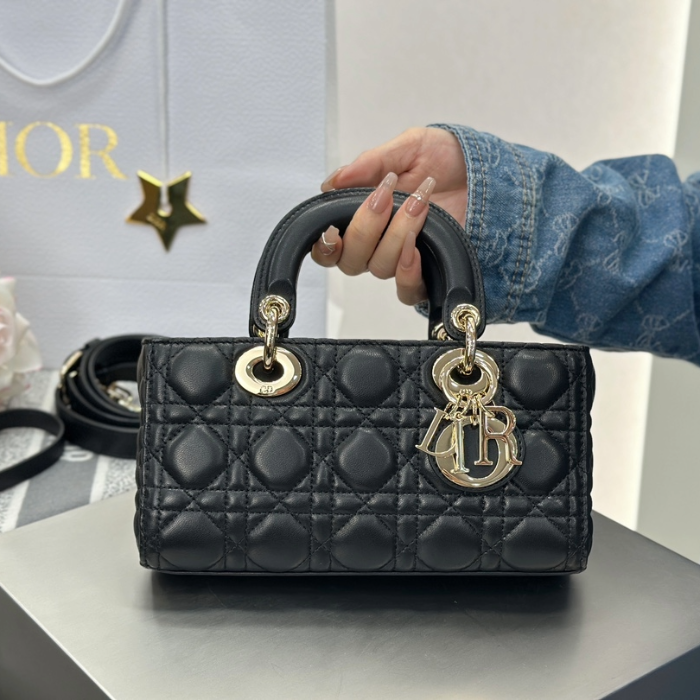 디올 Lady D-Joy 스몰 백 블랙 까나쥬 양가죽