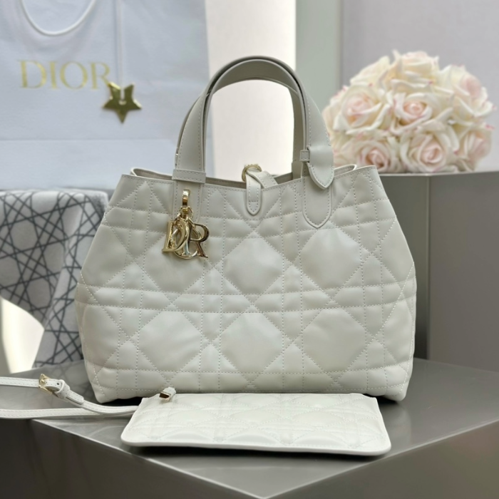디올 뜨주흐 미디엄 토트백 화이트