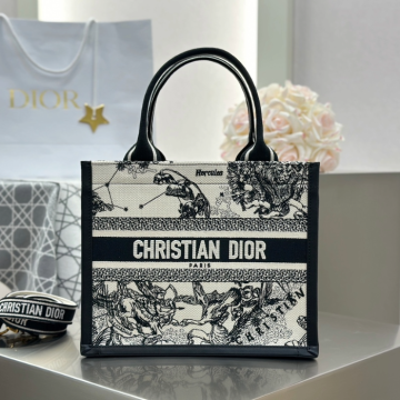 디올 스몰 북 토트백 조디악 자수 라떼 블랙