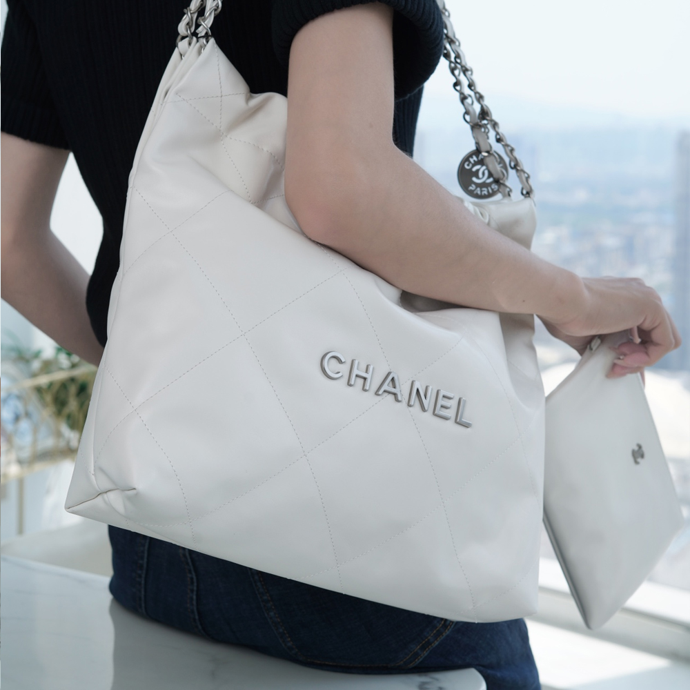 팬더샵 샤넬 22P 22백 캐비어 스몰 화이트 은장