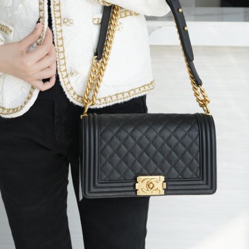 팬더샵 샤넬 보이 플랩 백 블랙 미디움 금장
