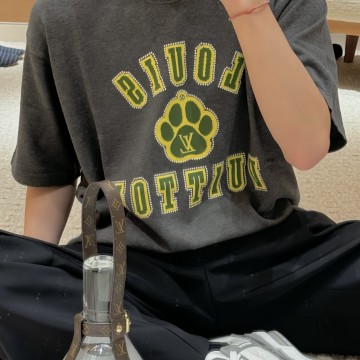 루이비통 엠벨리시드 숏슬리브 코튼 크루넥 가고일