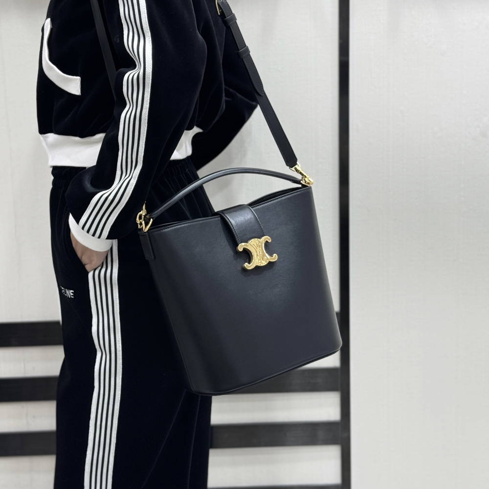 셀린느 루이즈 백 미디엄 블랙 카프스킨