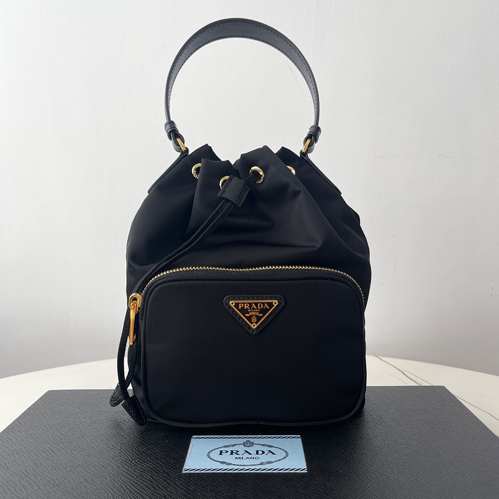 프라다 듀엣 리나일론 버킷 백 블랙 1BH038