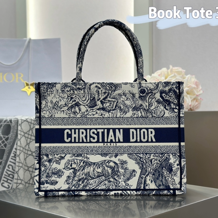디올 미디엄 북 토트백 네이비 블루 트왈 드 주이 자수
