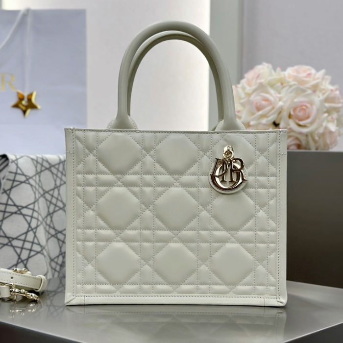 디올 스몰 북 토트백 매크로까나쥬 라떼