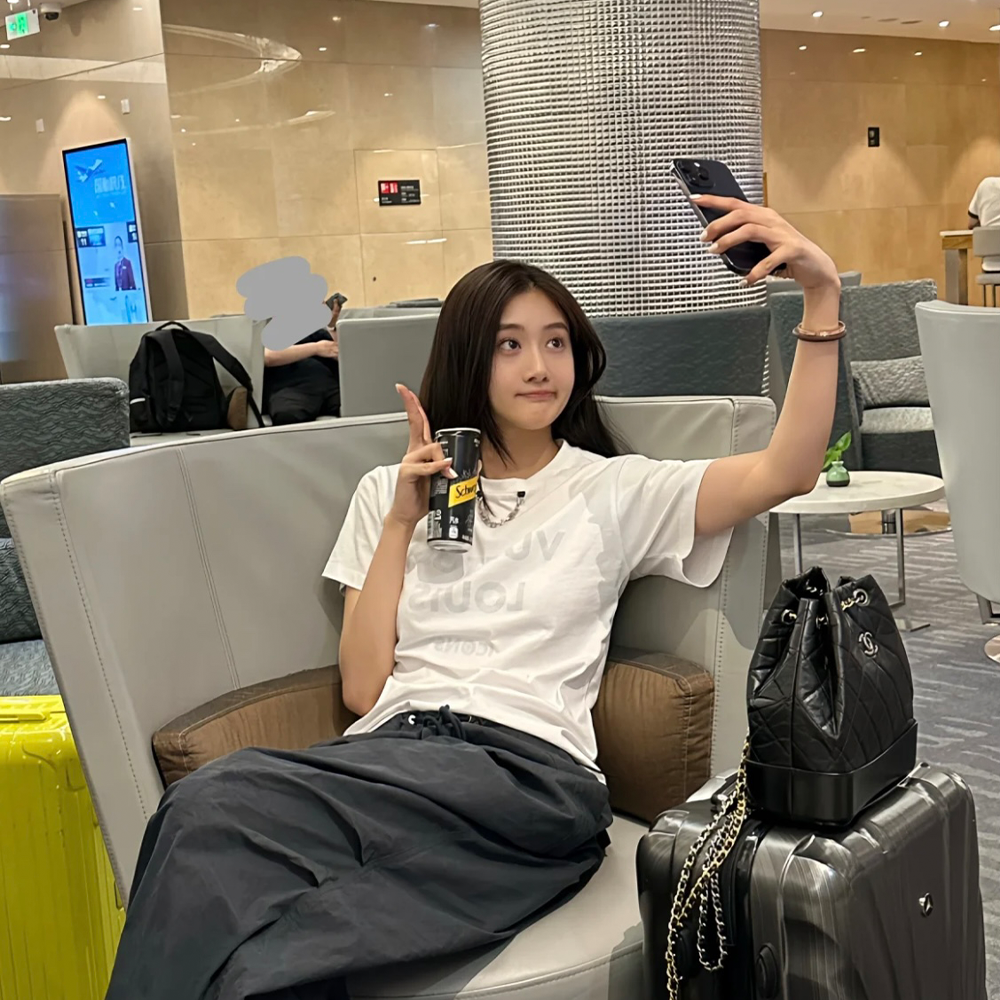 루이비통 레터링 프린트 티셔츠 화이트