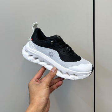 로에베 X 온 러닝 클라우드틸트 2.0 블랙