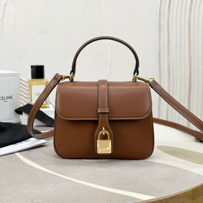 셀린느 스무스 카프스킨 미니 타부 크로스백 10L343