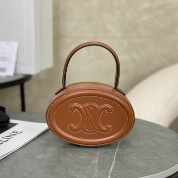 셀린느 트리오페 오벌 펄스 핸드백 탄 198613