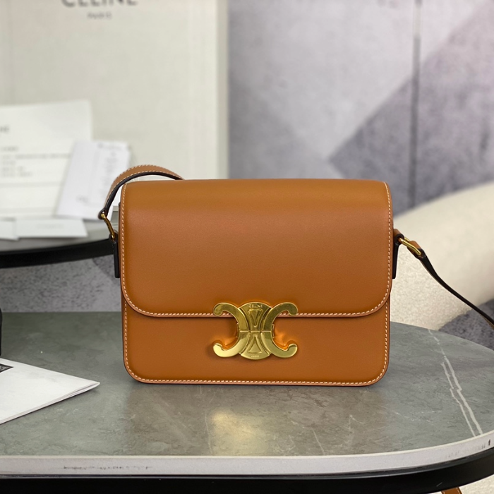 셀린느 트리옹프 클래식 샤이니 숄더백 스몰 카멜 188423