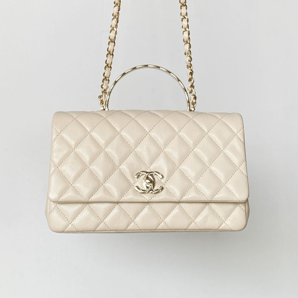 샤넬 25SS 클래식 탑 핸들 플랩백 메탈 베이지