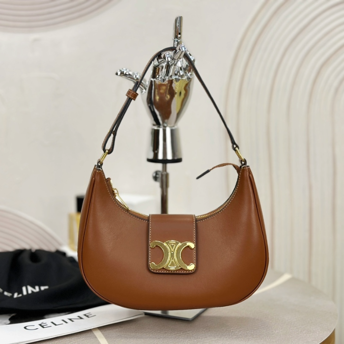 셀린느 미디엄 아바 트라이엄프 숄더백 탄 114493