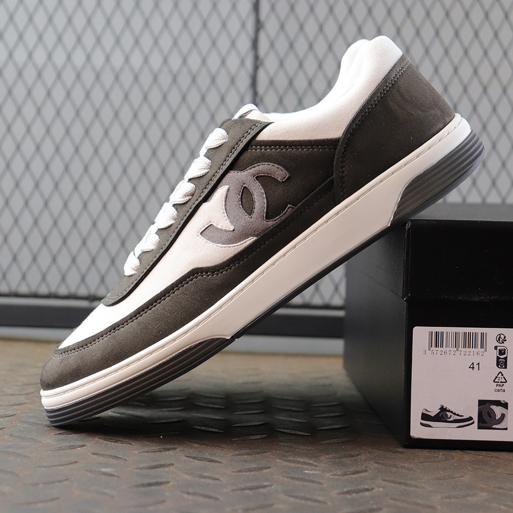 샤넬 스니커즈 스웨이드 키드스킨 & 블랙 화이트