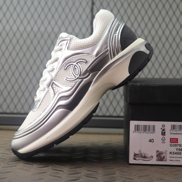 샤넬 스니커즈 패브릭 라미네이티드 & 화이트 실버