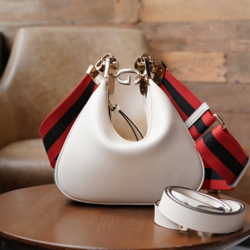 구찌 아따슈 숄더백 화이트