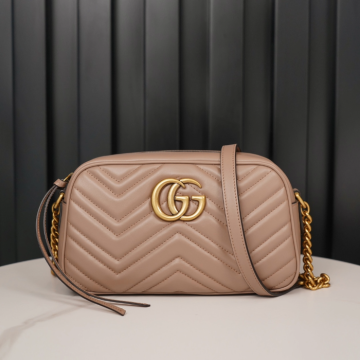 구찌 GG 마몽 마틀라세 스몰 숄더백 누드 금장