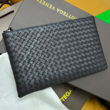 보테가베네타 인트레치아토 미디움 클러치 블랙
