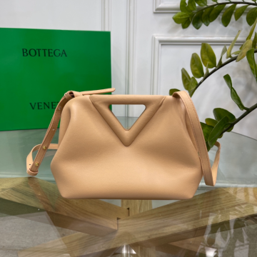 보테가베네타 포인트 트라이앵글 탑핸들백 아몬드