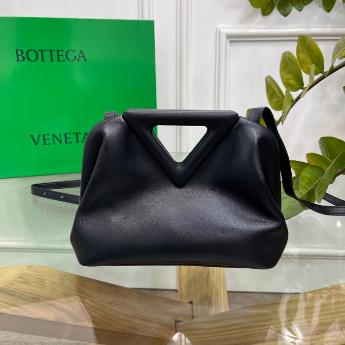 보테가베네타 포인트 트라이앵글 탑핸들백 블랙