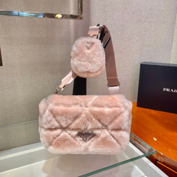 프라다 시어링 숄더백 핑크