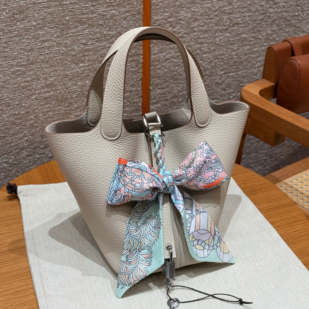 올수공 에르메스 피코탄 18 10/Craie 클레망스 실버 하드웨어