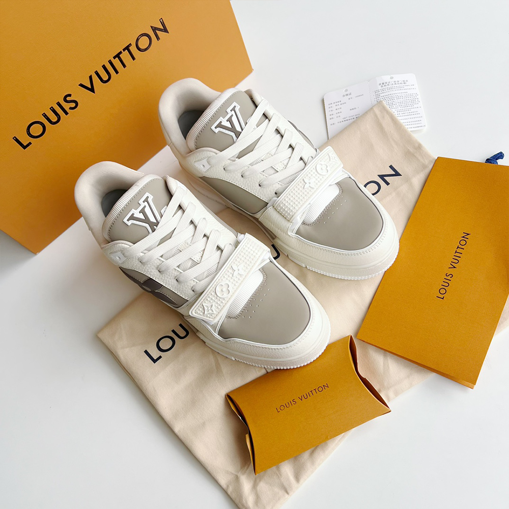 루이비통 LV 트레이너 스니커즈 화이트 & 베이지