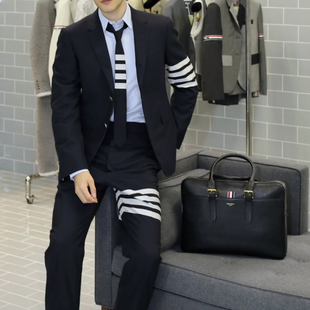 톰브라운 클래식 핏 4바 스트라이프 플레인 위빙 울 자켓 팬츠 셋업