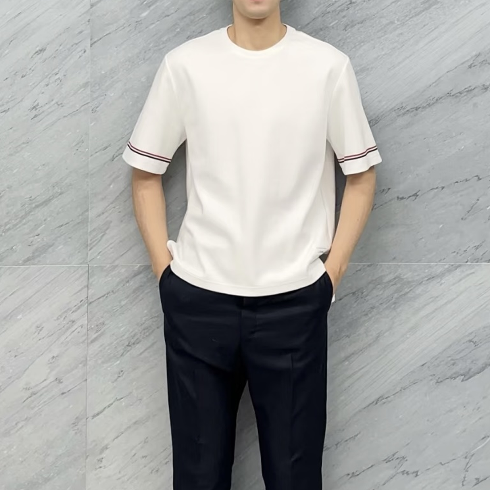 톰브라운 화이트 시어서커 쇼트 슬리브 링거 티셔츠