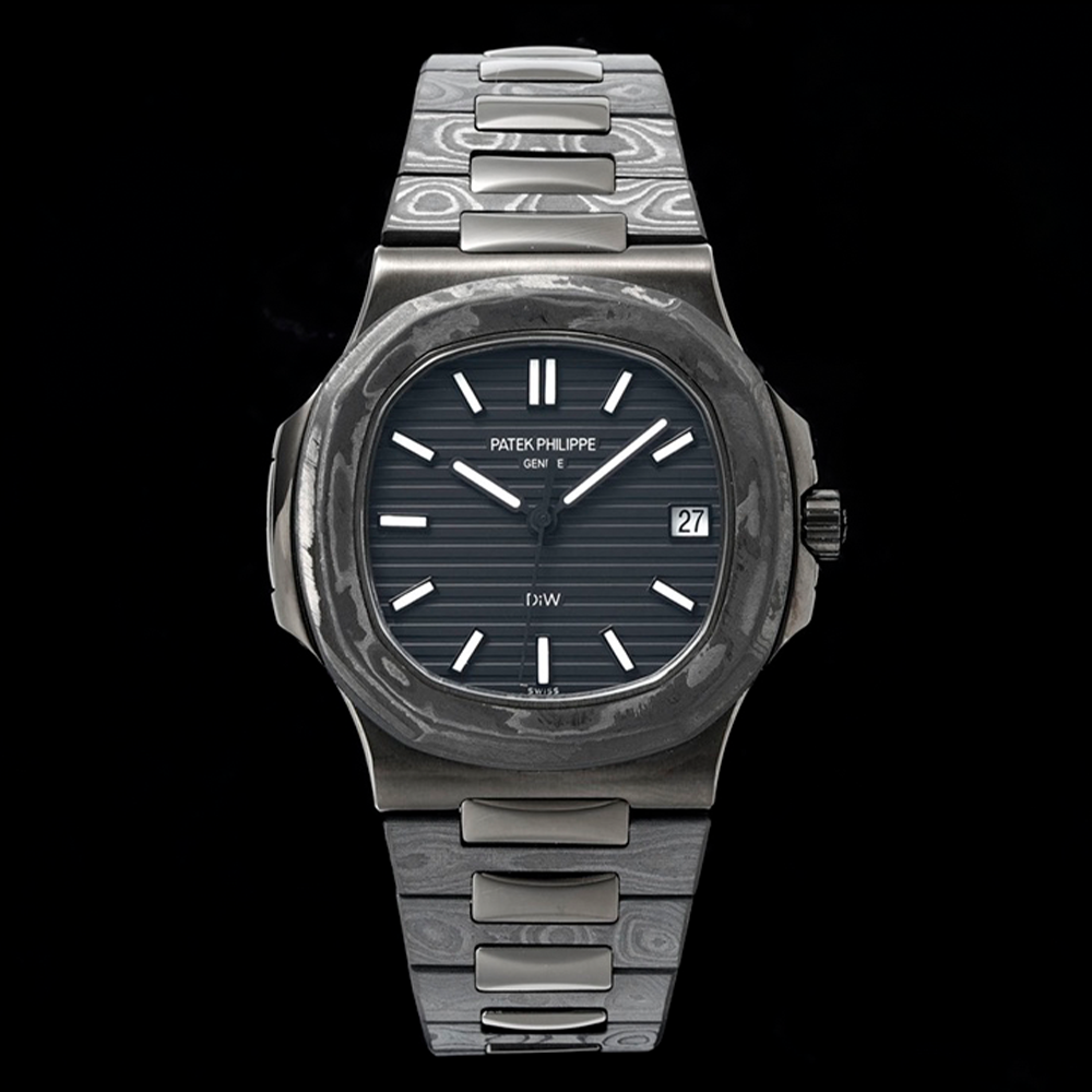 DIW공장 파텍필립 노틸러스 블랙 다이얼 카본 커스텀 5711