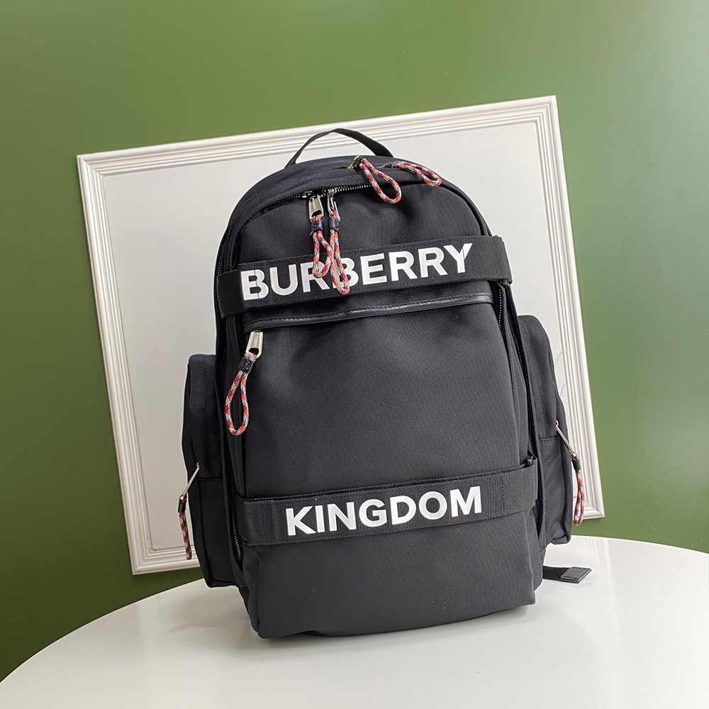 버버리 라지 로고 킹덤 디테일 네비스 백팩