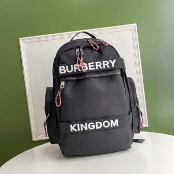 버버리 라지 로고 킹덤 디테일 네비스 백팩