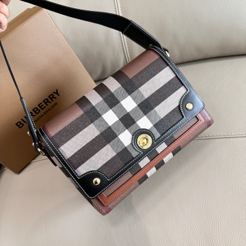 버버리 NOTE 노트 체크 마그네틱 패스닝 숄더백 브라운
