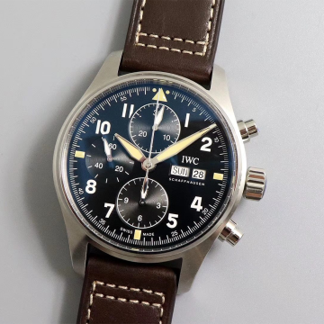 ZF공장 IWC 파일럿 워치 크로노그래프 스핏파이어 블랙 다이얼 IW387903