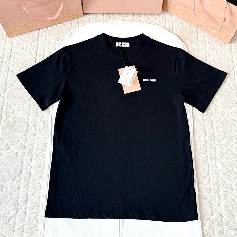 미우미우 베이직 자수 반팔 티셔츠 블랙