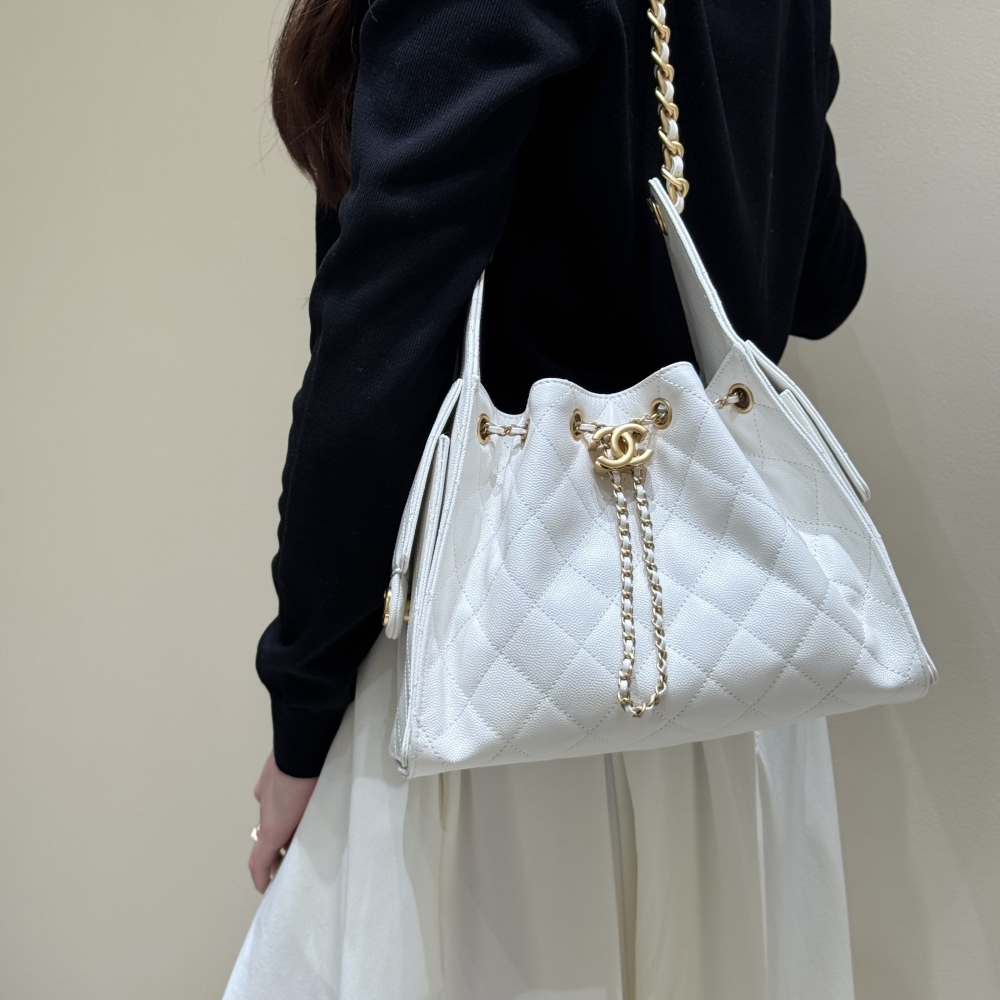 샤넬 25 스몰 핸드백 스웨이드 카프스킨 & 골드 메탈 화이트