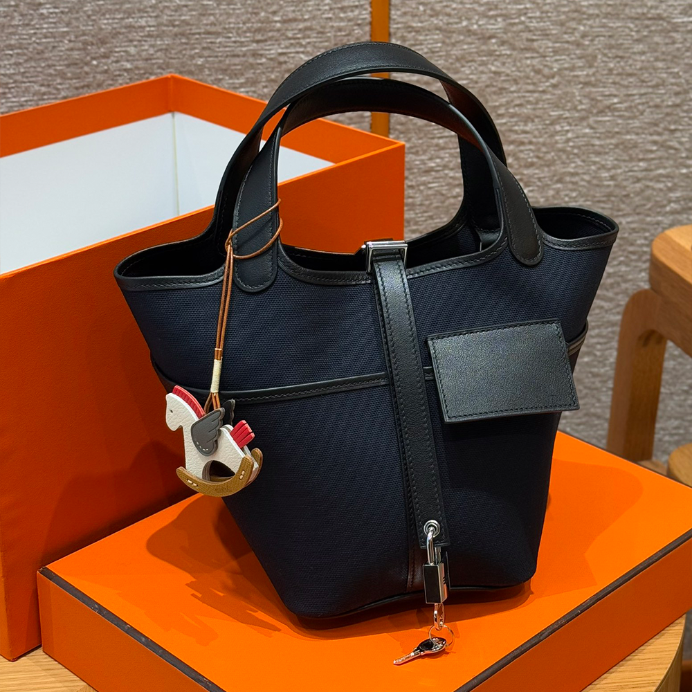 올수공 에르메스 피코탄 락 18 카고 다크 블루 & 캔버스 스위프트 팔라듐 하드웨어