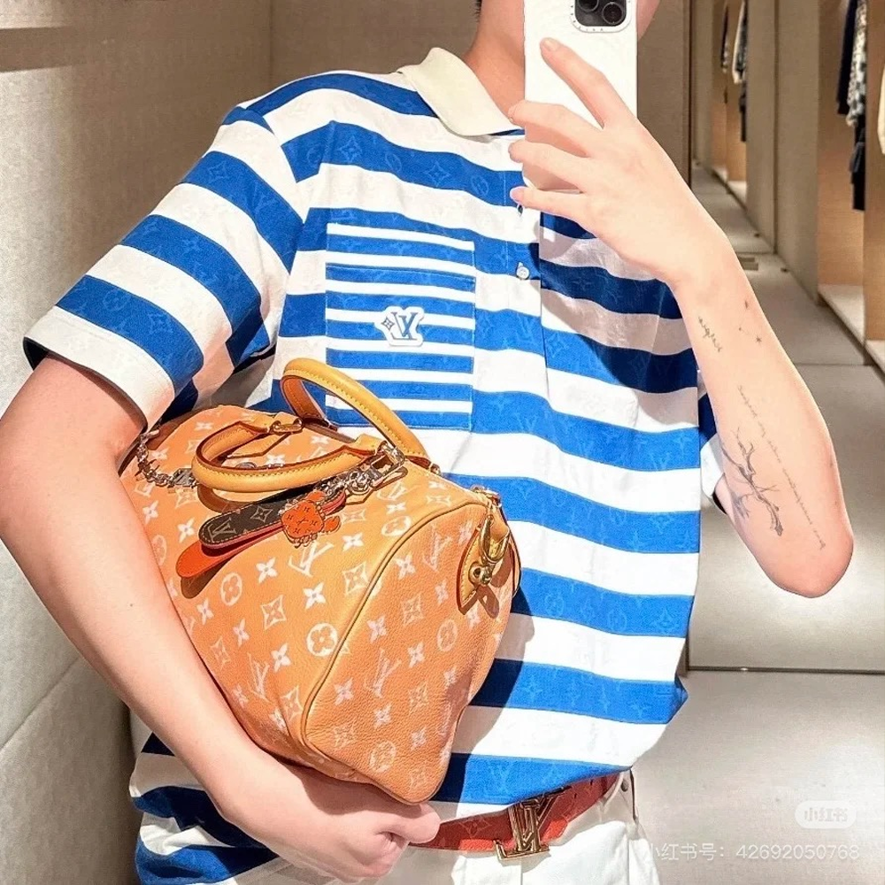 루이비통 LV 포켓 모노그램 스트라이프 반팔 폴로 셔츠